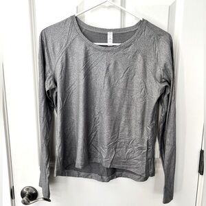 LIKE NEW Lululemon Cropped Grey Long Sleeve - Size 6